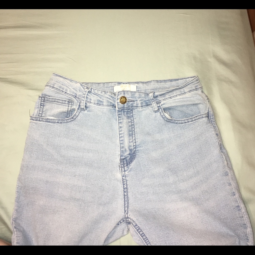 jeans (not ripped)